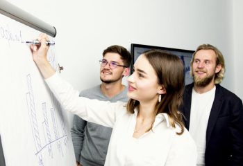 美股交易平台的選擇與使用攻略